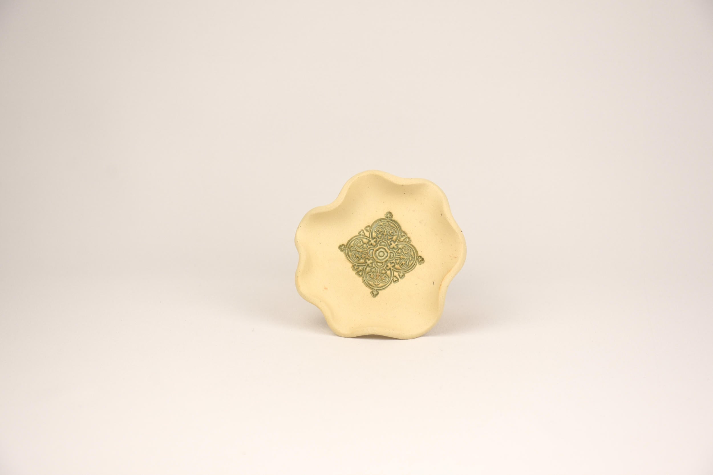 Ceramic Botanicals Set "The Desert Mirage" | Handmade Mixed Clay Tray & Curved Burner Kit | Herb Crusher, Storage Pebble & Glazed Dish